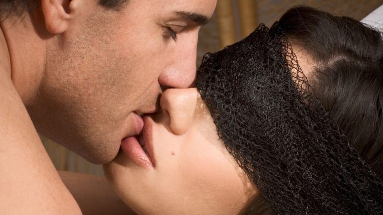 كيفية جعل فتاة قبلة؟  قبلة الفرنسية هي الزعيم بلا شك من حيث مزيد من التطوير اللطيف للأحداث